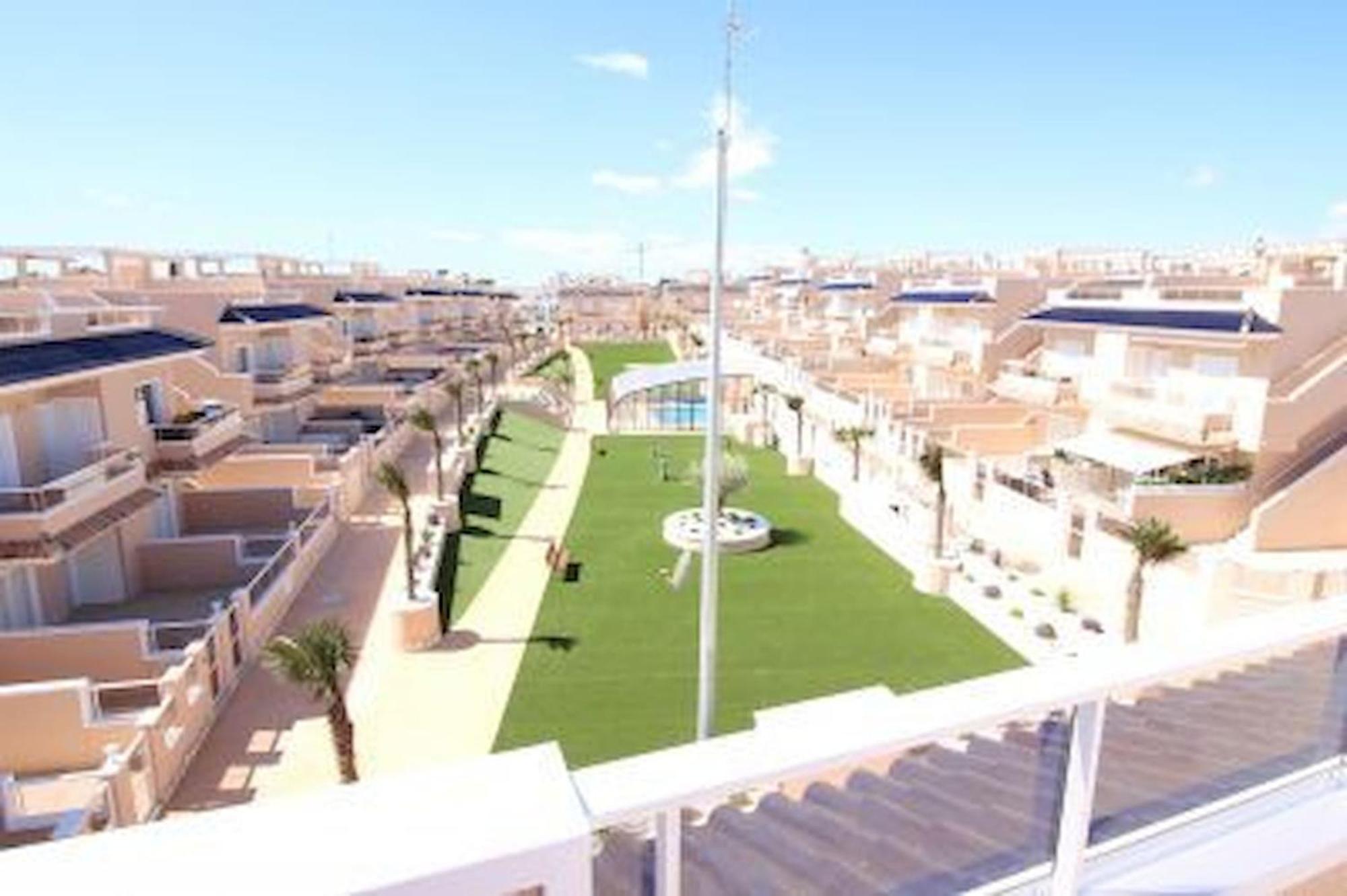 Apartments Punta Prima Indoor & Outdoor Pool トレビエハ エクステリア 写真