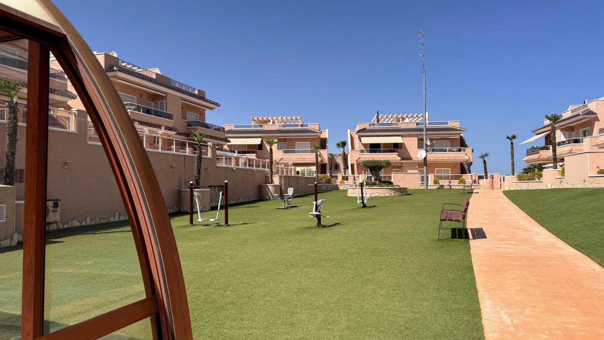 Apartments Punta Prima Indoor & Outdoor Pool トレビエハ エクステリア 写真