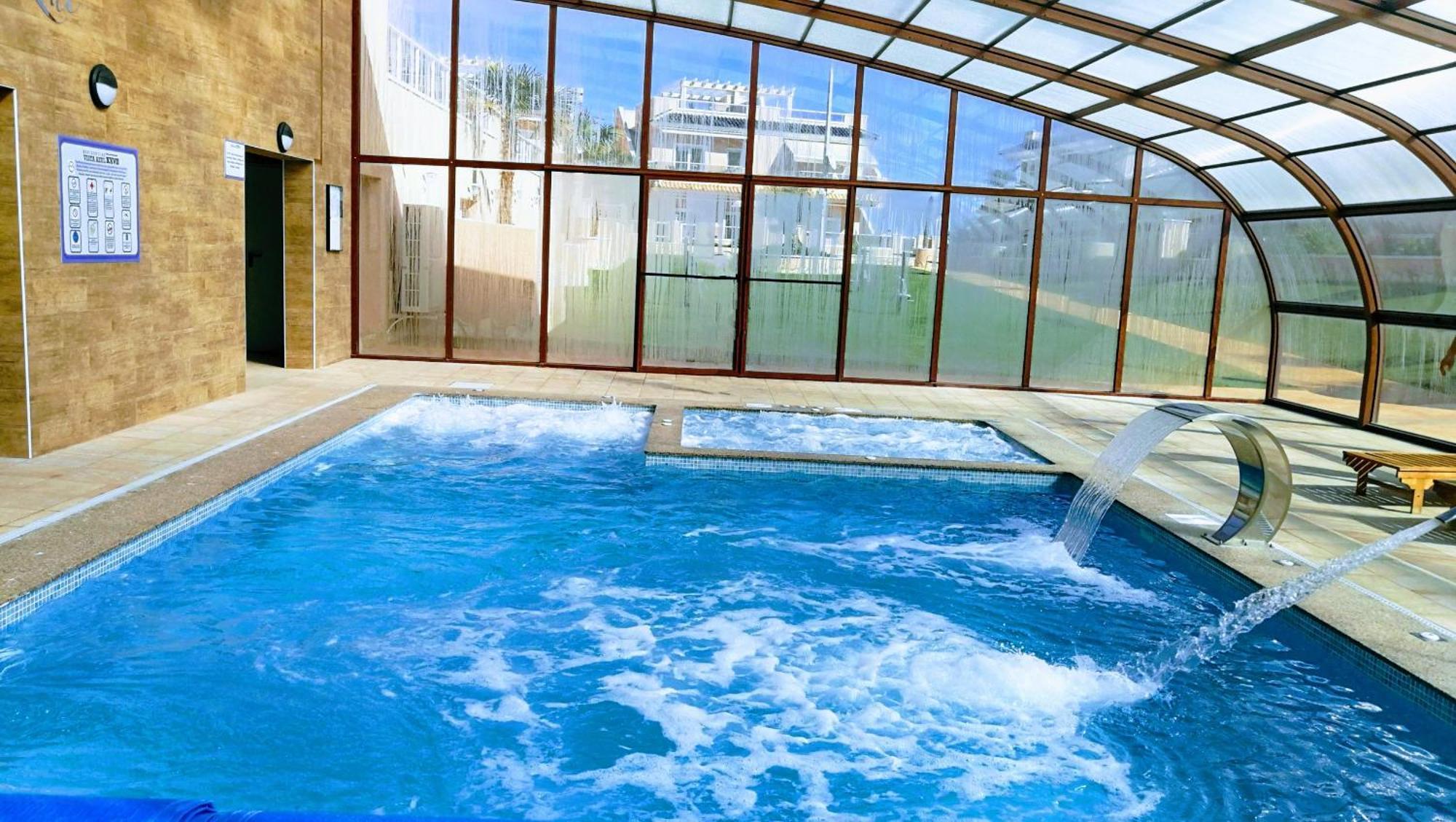 Apartments Punta Prima Indoor & Outdoor Pool トレビエハ エクステリア 写真