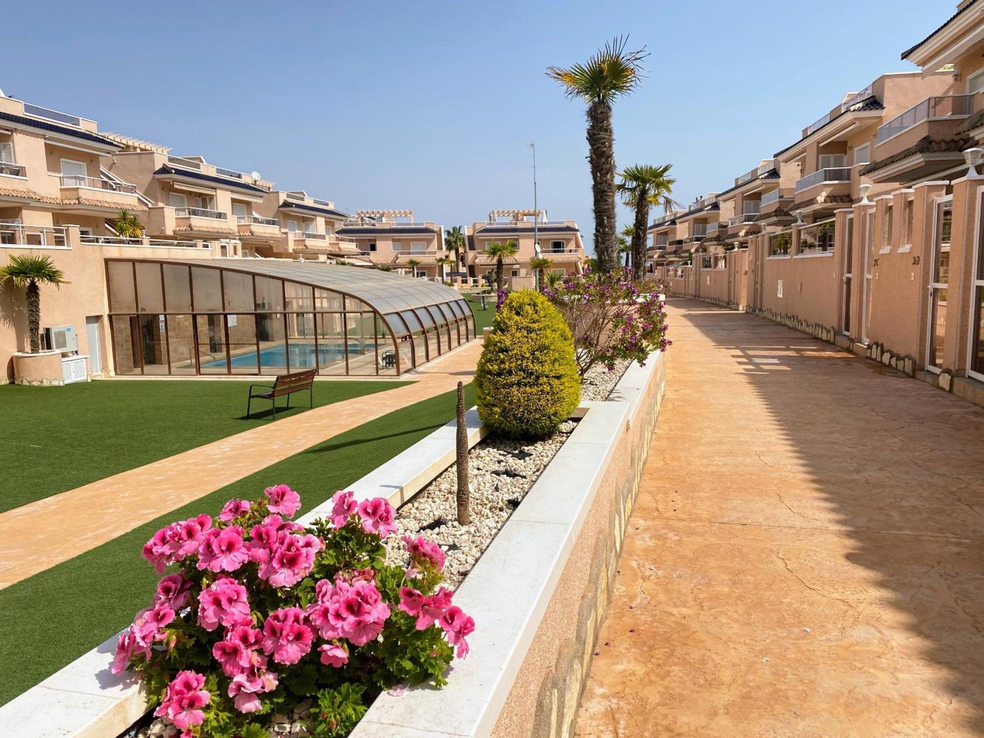 Apartments Punta Prima Indoor & Outdoor Pool トレビエハ エクステリア 写真